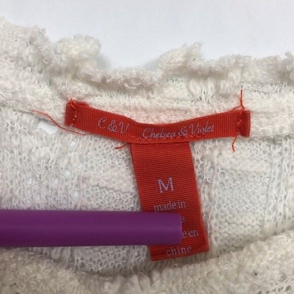Chelsea & Violet Distressed Cropped White V-Neck Sweater New Condition Medium - Picture 6 of 7